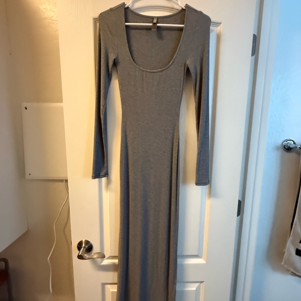SKIMS Grey Long Sleeve Soft Lounge Maxi Dress - Picture 5 of 7